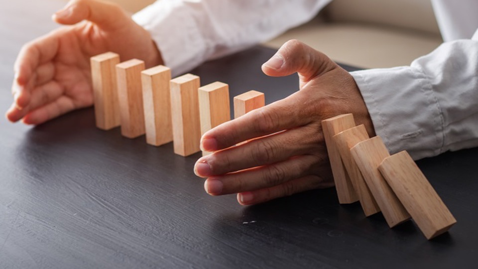 Breaking down the barriers: seeking a way into the OSH profession