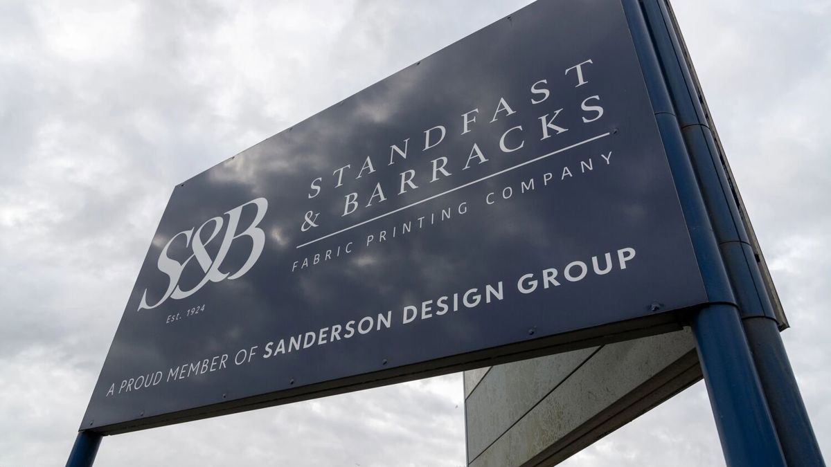 Standfast and Barracks sign