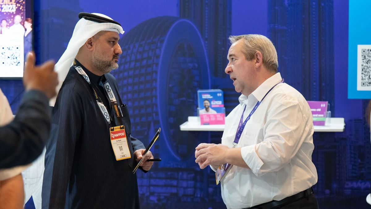 Discussion at IOSH stand during Intersec Dubai.