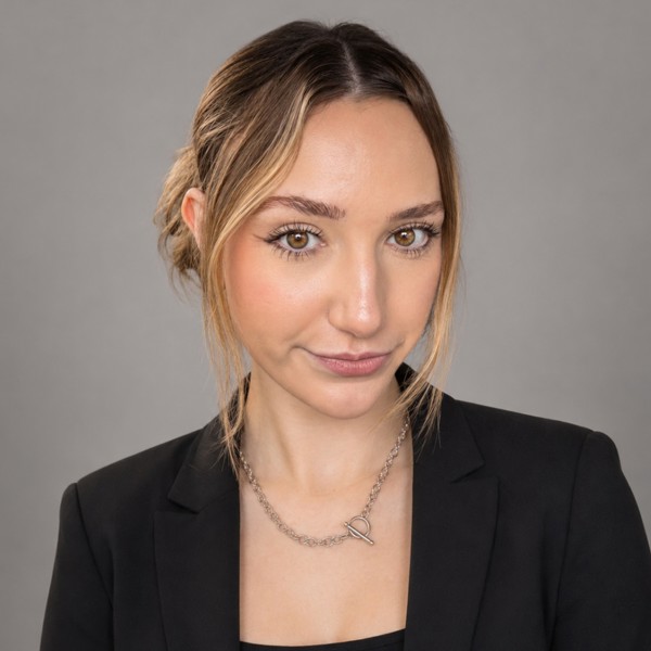 Charlotte D'Eane – Committee member