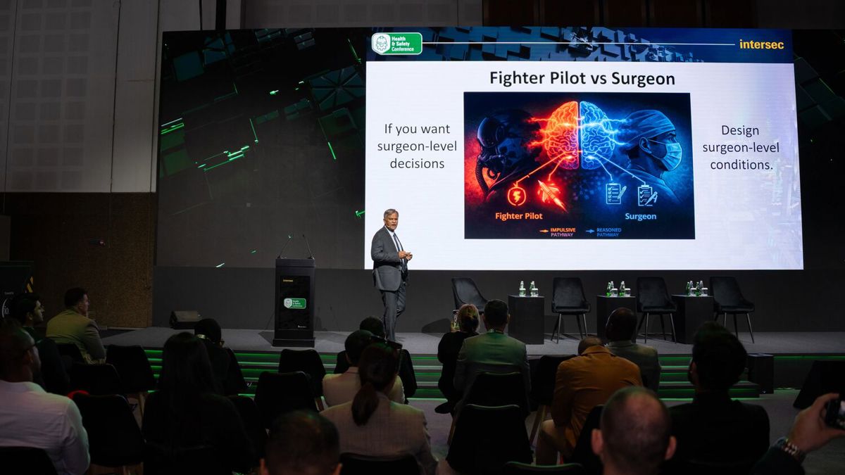 Atiq Moghul presenting at Intersec Dubai.