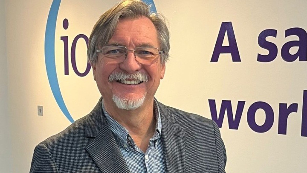 Alan Haigh receiving his President’s Distinguished Service Award